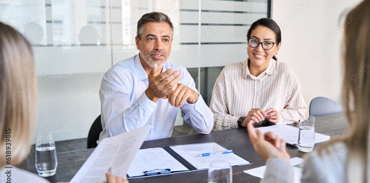 We have a network of international bank relationships to support the requirements of our corporate customers and those of the Co-operative network. In addition to Trade Finance (Letters of Credits, Guarantees, Discounting, ECA), we provide products/services to financial and non-bank financial institutions in the areas of Capital Markets; Project Finance and Payments.